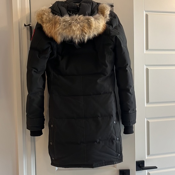 Black Canada Goose Shelburne Parka - Size Medium - Picture 3 of 5